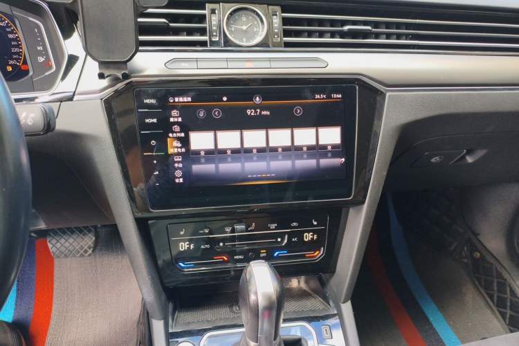 Used Volkswagen Magotan 2021 330TSI DSG 30th Anniversary Edition Audio And AC Panel