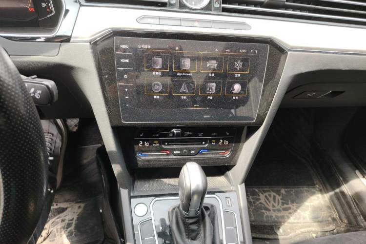 Used Volkswagen Magotan 2021 330TSI DSG 30th Anniversary Edition Audio And AC Panel