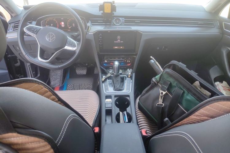 Used Volkswagen Magotan 2021 330TSI DSG 30th Anniversary Edition Center Console