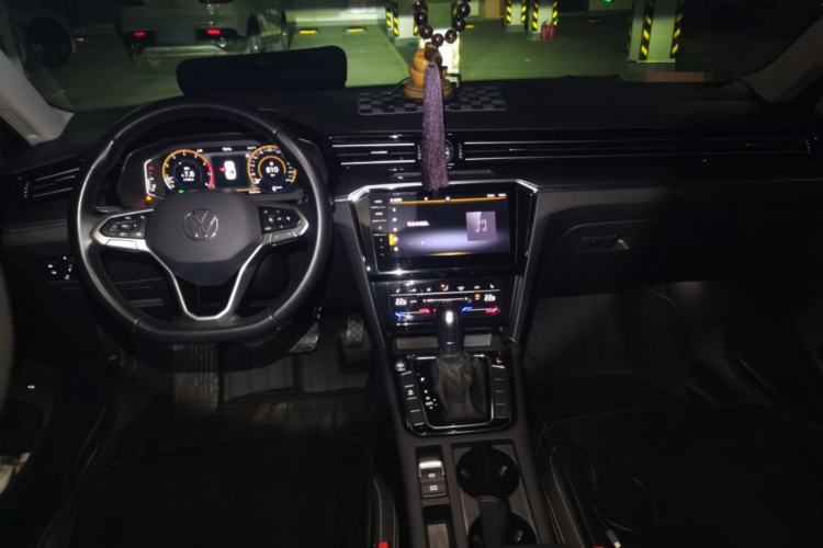 Used Volkswagen Magotan 2021 330TSI DSG 30th Anniversary Edition Center Console