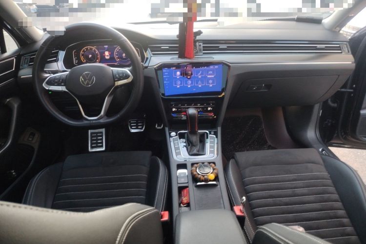 Used Volkswagen Magotan 2021 330TSI DSG 30th Anniversary Edition Center Console