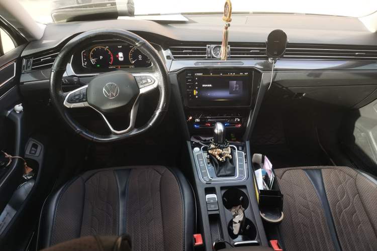 Used Volkswagen Magotan 2021 330TSI DSG 30th Anniversary Edition Center Console