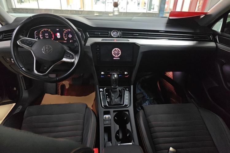 Used Volkswagen Magotan 2021 330TSI DSG 30th Anniversary Edition Center Console