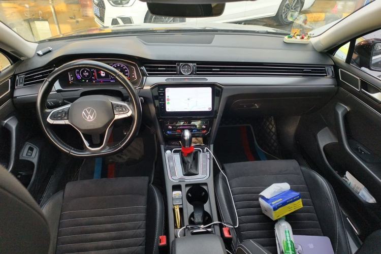 Used Volkswagen Magotan 2021 330TSI DSG 30th Anniversary Edition Center Console