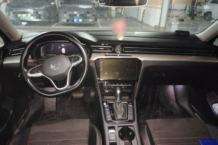 Used Volkswagen Magotan 2021 330TSI DSG 30th Anniversary Edition Center Console