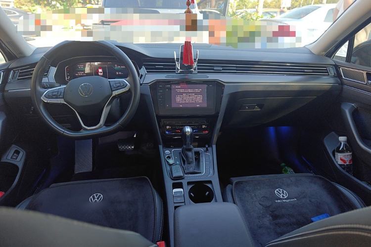 Used Volkswagen Magotan 2021 330TSI DSG 30th Anniversary Edition Center Console
