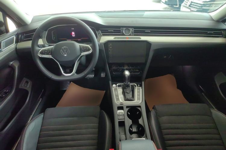 Used Volkswagen Magotan 2021 330TSI DSG 30th Anniversary Edition Center Console