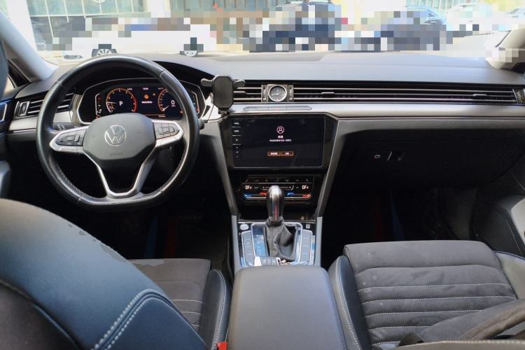 Used Volkswagen Magotan 2021 330TSI DSG 30th Anniversary Edition Center Console