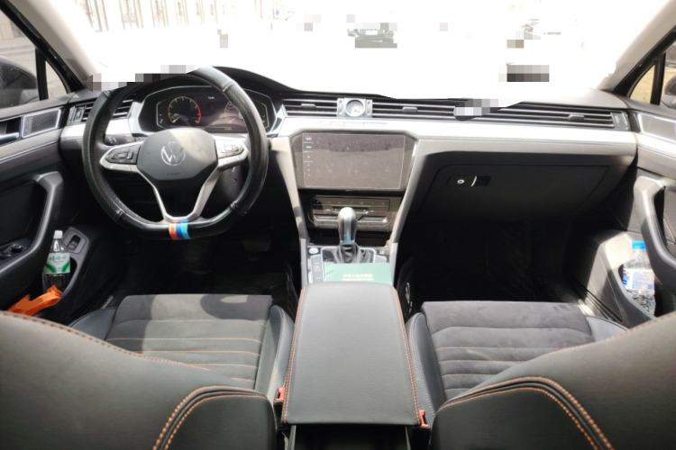Used Volkswagen Magotan 2021 330TSI DSG 30th Anniversary Edition Center Console