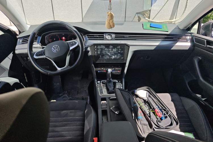 Used Volkswagen Magotan 2021 330TSI DSG 30th Anniversary Edition Center Console