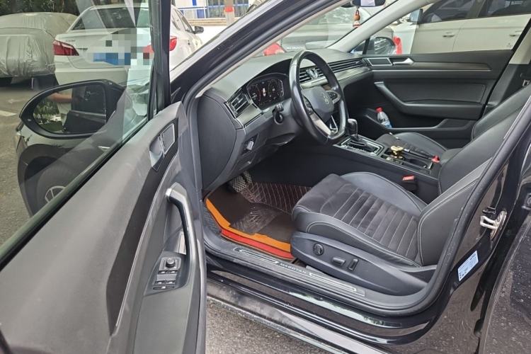 Used Volkswagen Magotan 2021 330TSI DSG 30th Anniversary Edition Driver Seat