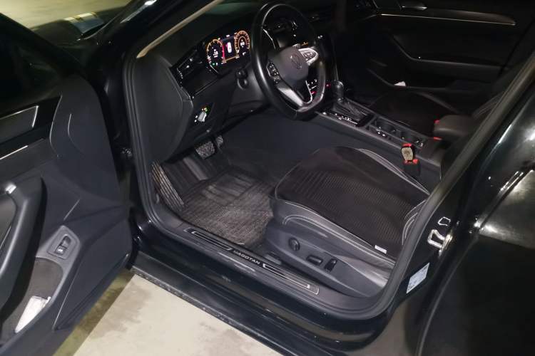 Used Volkswagen Magotan 2021 330TSI DSG 30th Anniversary Edition Driver Seat