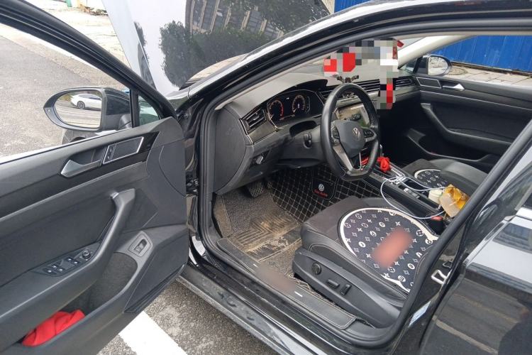 Used Volkswagen Magotan 2021 330TSI DSG 30th Anniversary Edition Driver Seat