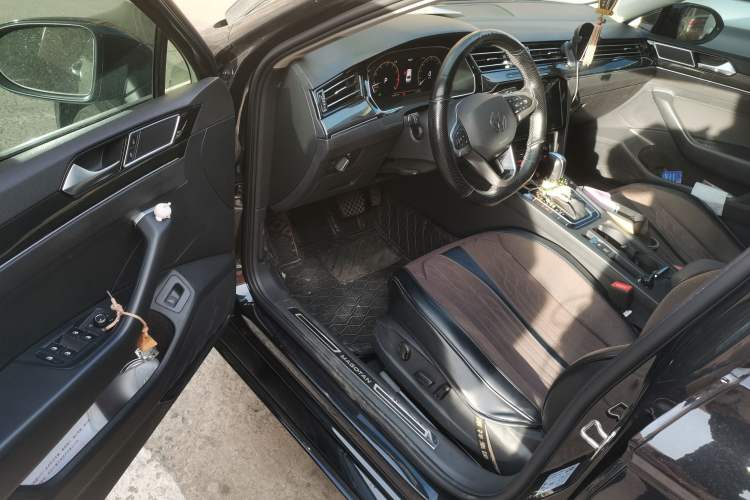 Used Volkswagen Magotan 2021 330TSI DSG 30th Anniversary Edition Driver Seat