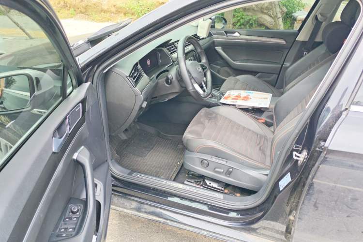 Used Volkswagen Magotan 2021 330TSI DSG 30th Anniversary Edition Driver Seat