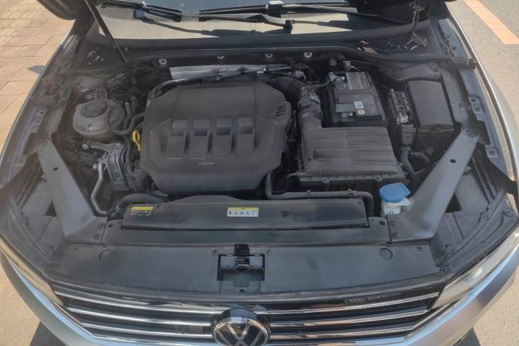 Used Volkswagen Magotan 2021 330TSI DSG 30th Anniversary Edition Engine Bay