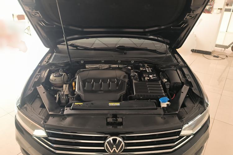 Used Volkswagen Magotan 2021 330TSI DSG 30th Anniversary Edition Engine Bay
