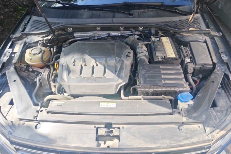 Used Volkswagen Magotan 2021 330TSI DSG 30th Anniversary Edition Engine Bay