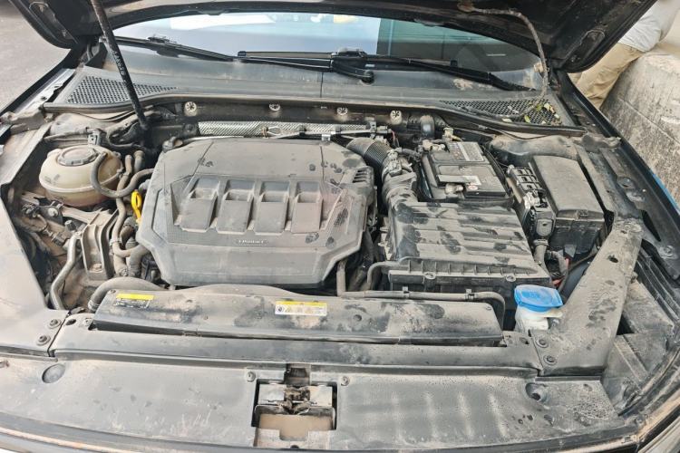 Used Volkswagen Magotan 2021 330TSI DSG 30th Anniversary Edition Engine Bay