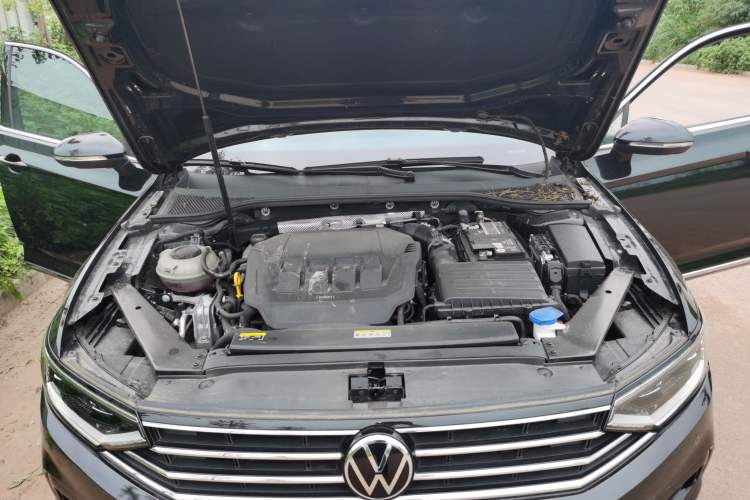 Used Volkswagen Magotan 2021 330TSI DSG 30th Anniversary Edition Engine Bay