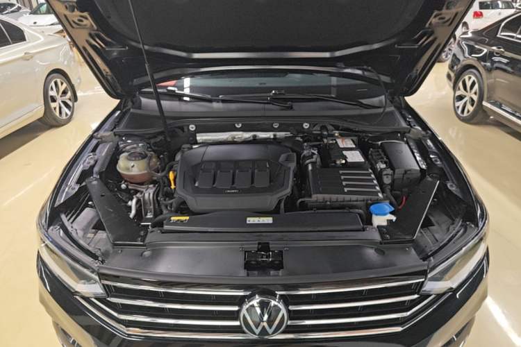 Used Volkswagen Magotan 2021 330TSI DSG 30th Anniversary Edition Engine Bay