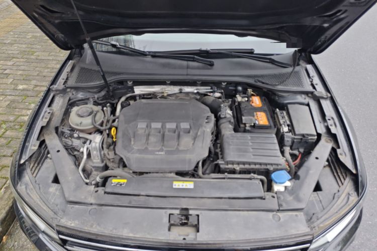 Used Volkswagen Magotan 2021 330TSI DSG 30th Anniversary Edition Engine Bay