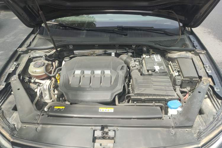 Used Volkswagen Magotan 2021 330TSI DSG 30th Anniversary Edition Engine Bay