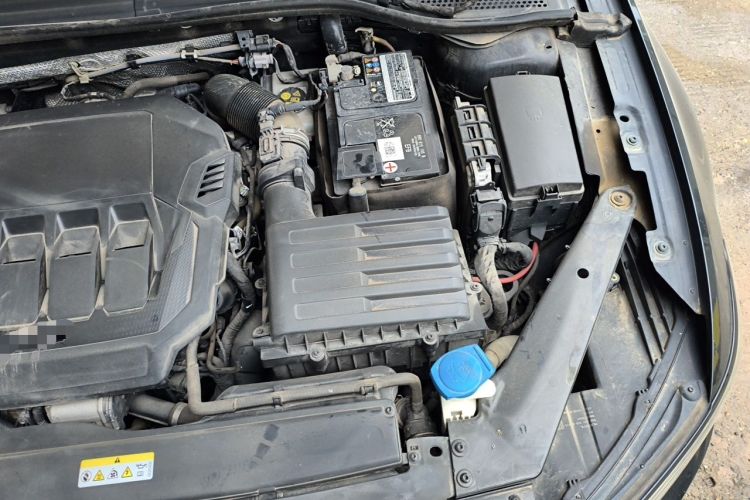 Used Volkswagen Magotan 2021 330TSI DSG 30th Anniversary Edition Engine Bay Left