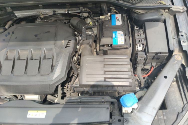 Used Volkswagen Magotan 2021 330TSI DSG 30th Anniversary Edition Engine Bay Left