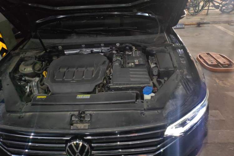Used Volkswagen Magotan 2021 330TSI DSG 30th Anniversary Edition Engine Bay Left