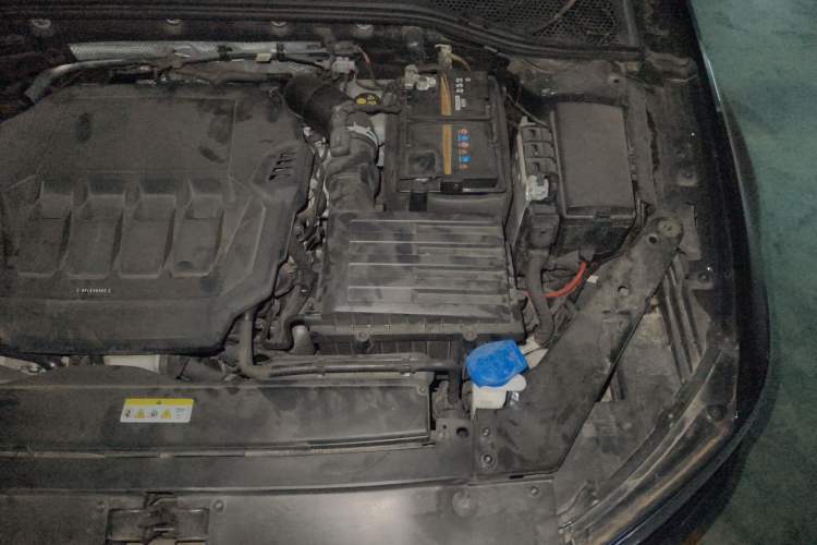 Used Volkswagen Magotan 2021 330TSI DSG 30th Anniversary Edition Engine Bay Left