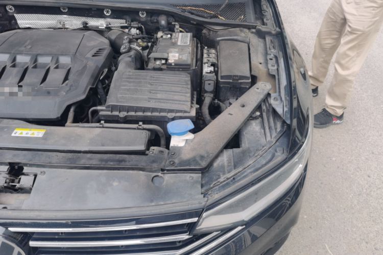 Used Volkswagen Magotan 2021 330TSI DSG 30th Anniversary Edition Engine Bay Left