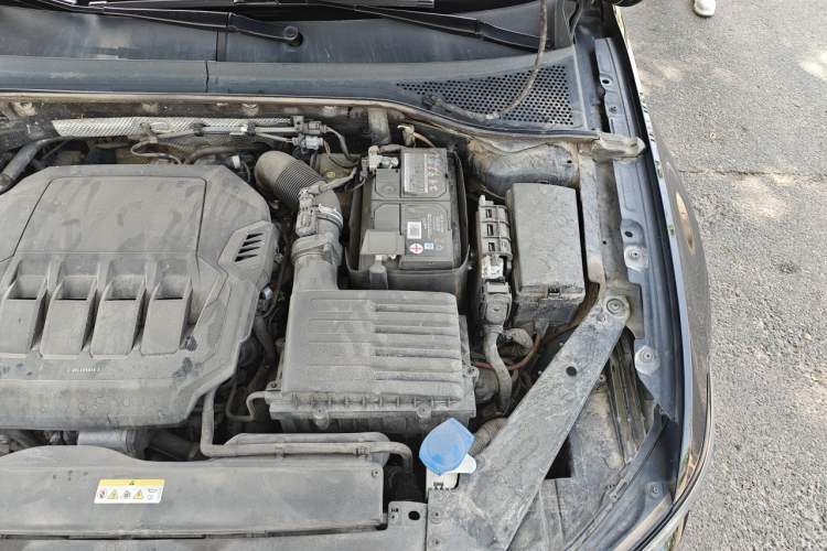 Used Volkswagen Magotan 2021 330TSI DSG 30th Anniversary Edition Engine Bay Left