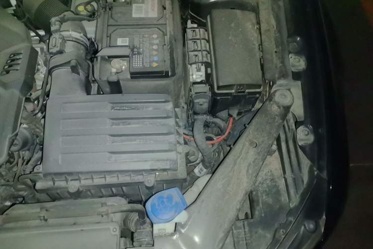Used Volkswagen Magotan 2021 330TSI DSG 30th Anniversary Edition Engine Bay Left