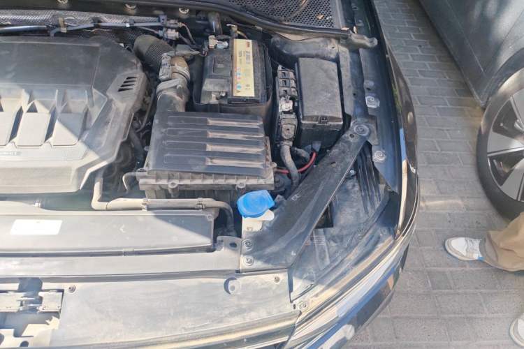 Used Volkswagen Magotan 2021 330TSI DSG 30th Anniversary Edition Engine Bay Left