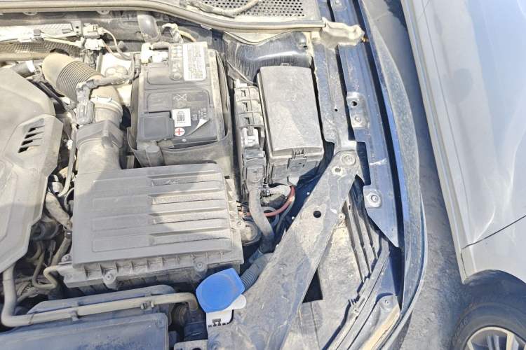 Used Volkswagen Magotan 2021 330TSI DSG 30th Anniversary Edition Engine Bay Left
