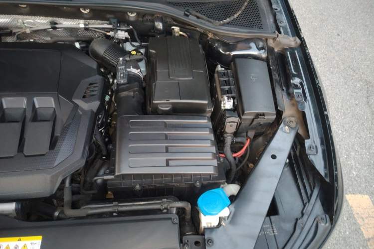 Used Volkswagen Magotan 2021 330TSI DSG 30th Anniversary Edition Engine Bay Left