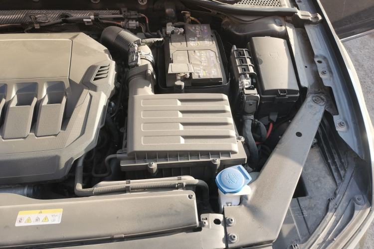 Used Volkswagen Magotan 2021 330TSI DSG 30th Anniversary Edition Engine Bay Left