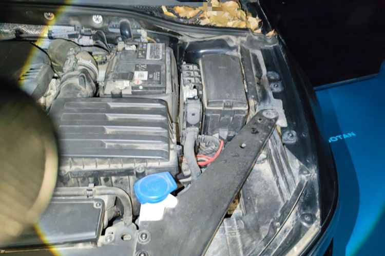 Used Volkswagen Magotan 2021 330TSI DSG 30th Anniversary Edition Engine Bay Left