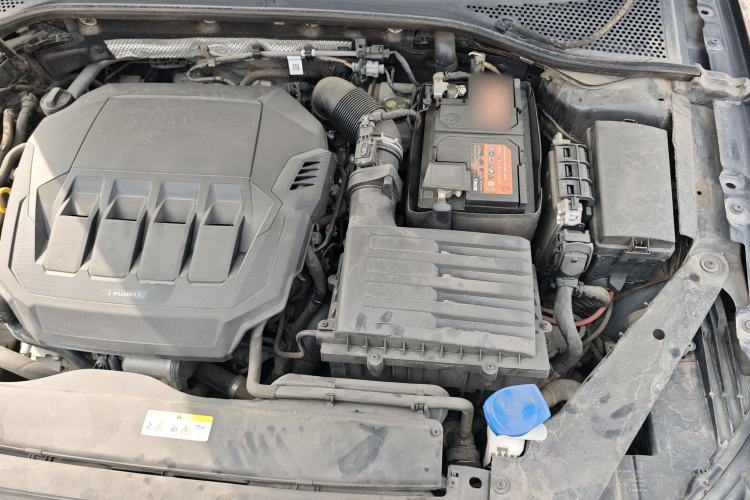 Used Volkswagen Magotan 2021 330TSI DSG 30th Anniversary Edition Engine Bay Left