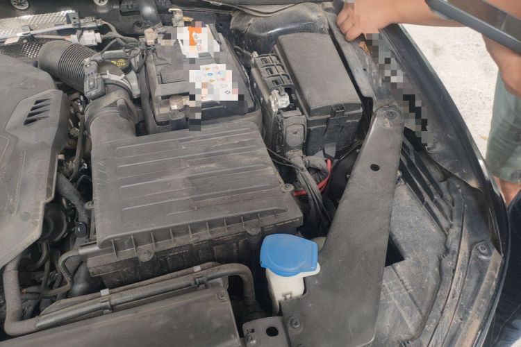 Used Volkswagen Magotan 2021 330TSI DSG 30th Anniversary Edition Engine Bay Left