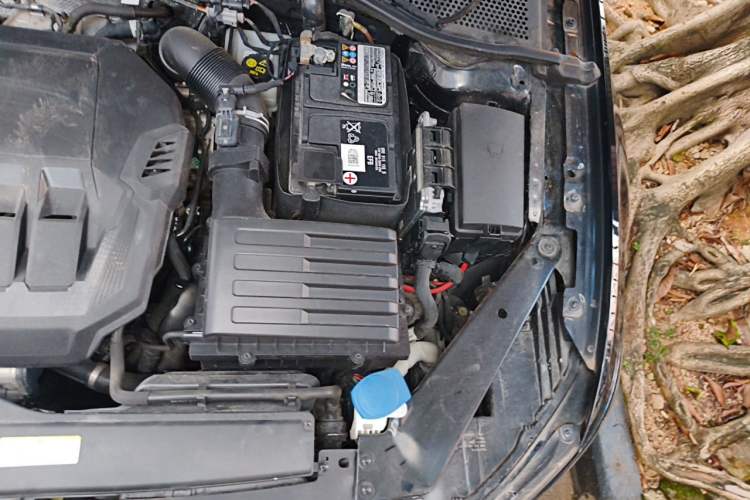 Used Volkswagen Magotan 2021 330TSI DSG 30th Anniversary Edition Engine Bay Left