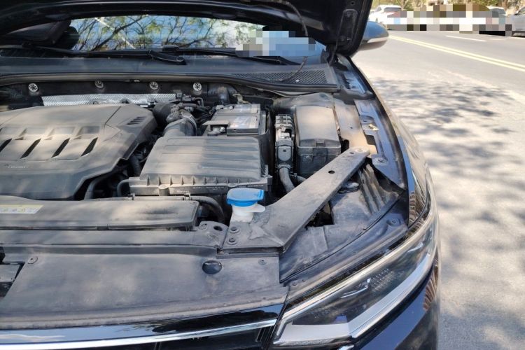 Used Volkswagen Magotan 2021 330TSI DSG 30th Anniversary Edition Engine Bay Left