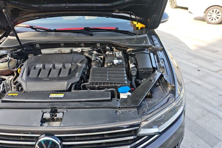 Used Volkswagen Magotan 2021 330TSI DSG 30th Anniversary Edition Engine Bay Left