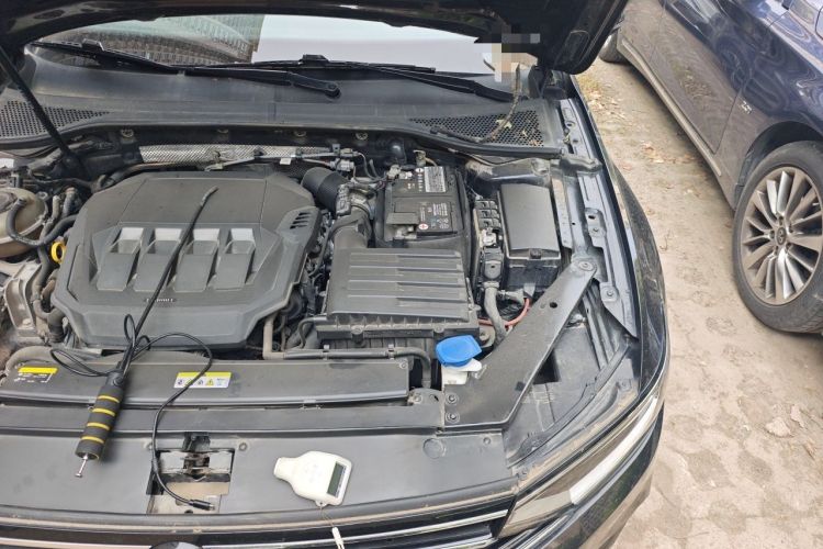 Used Volkswagen Magotan 2021 330TSI DSG 30th Anniversary Edition Engine Bay Left