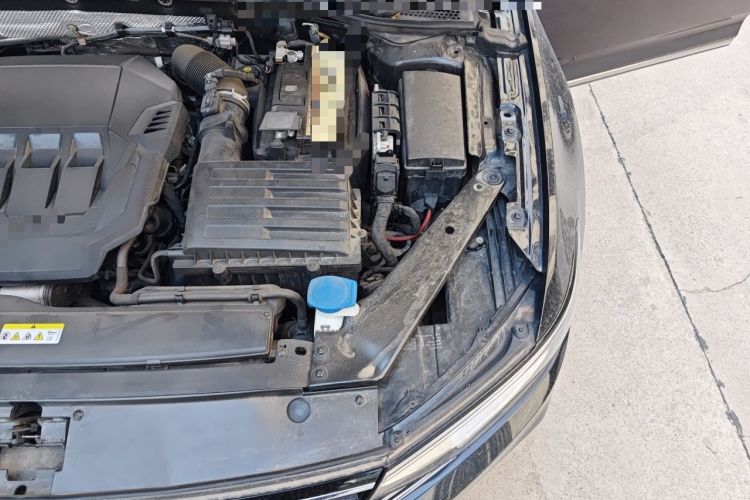 Used Volkswagen Magotan 2021 330TSI DSG 30th Anniversary Edition Engine Bay Left