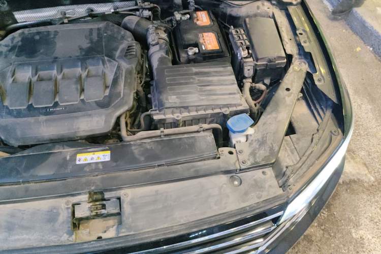 Used Volkswagen Magotan 2021 330TSI DSG 30th Anniversary Edition Engine Bay Left