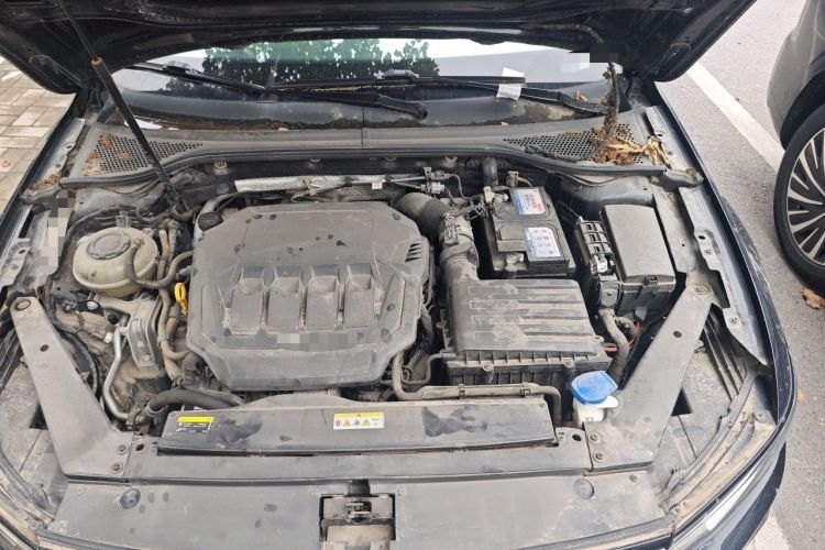 Used Volkswagen Magotan 2021 330TSI DSG 30th Anniversary Edition Engine Bay Left