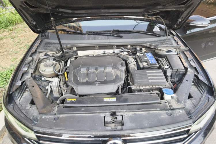 Used Volkswagen Magotan 2021 330TSI DSG 30th Anniversary Edition Engine Bay