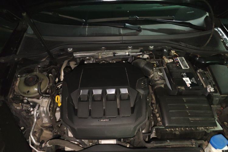Used Volkswagen Magotan 2021 330TSI DSG 30th Anniversary Edition Engine Bay